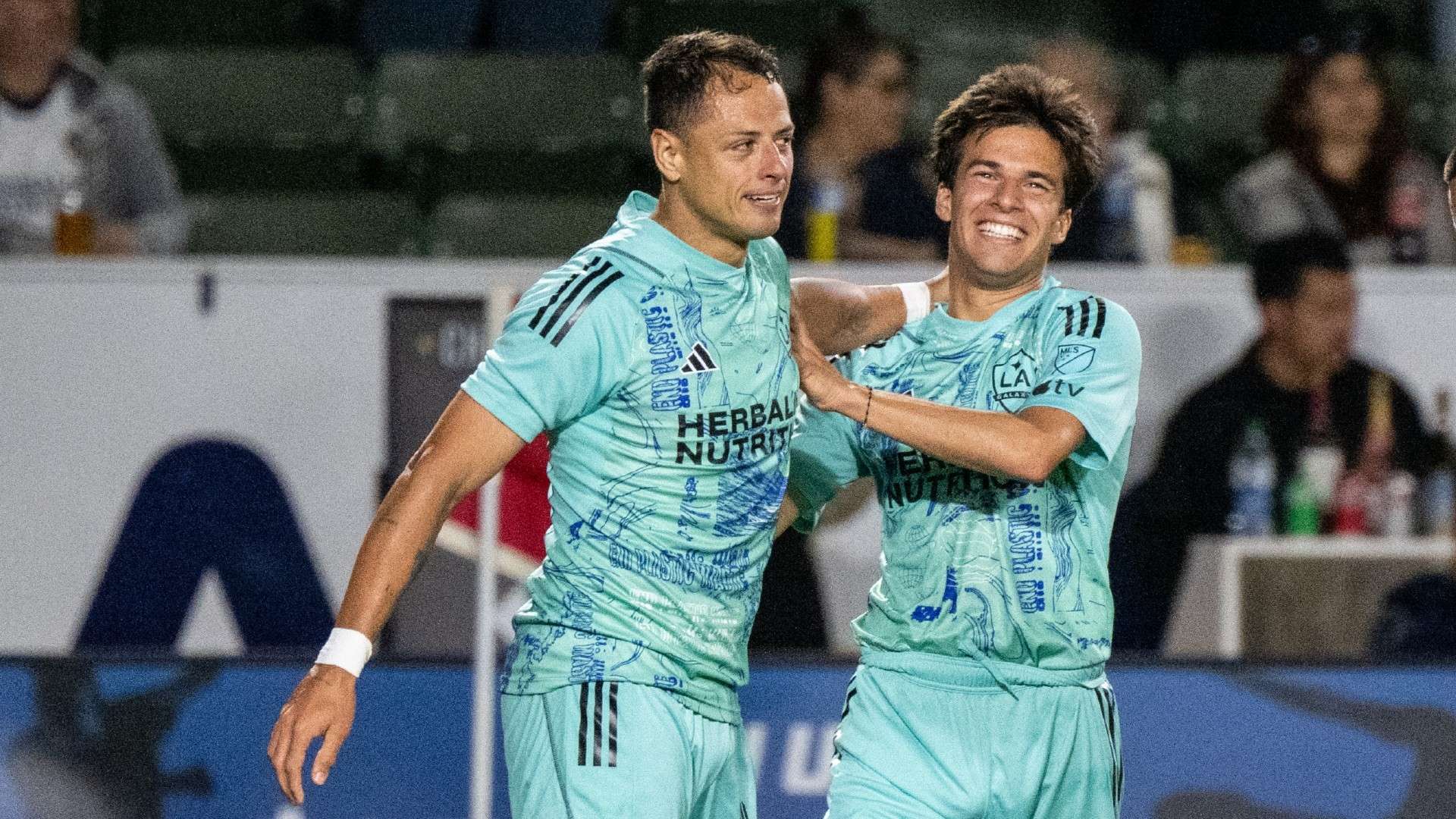 三强围剿下 三强围剿下